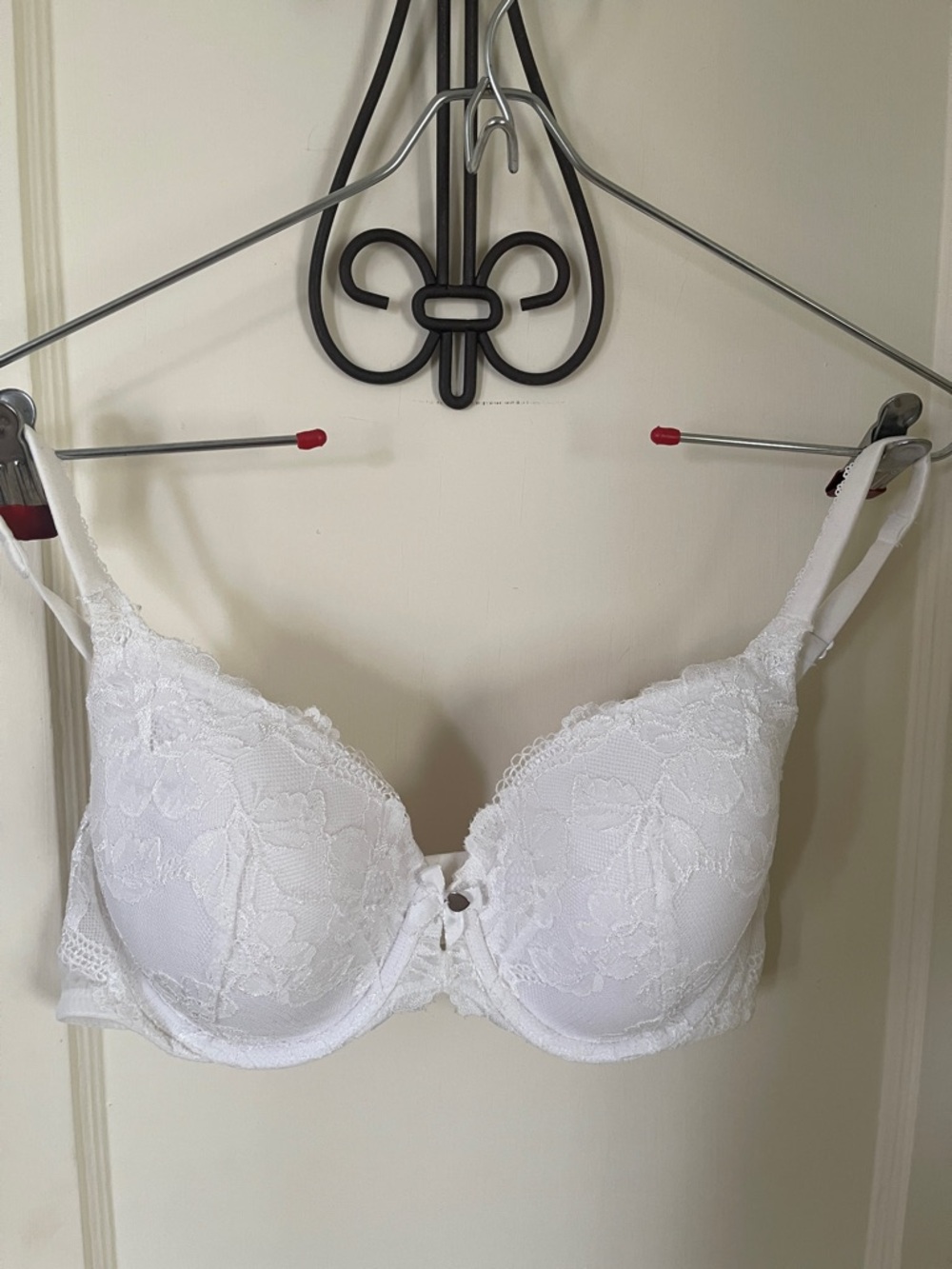 Victoria's Secret White Lace Underwire Bra
